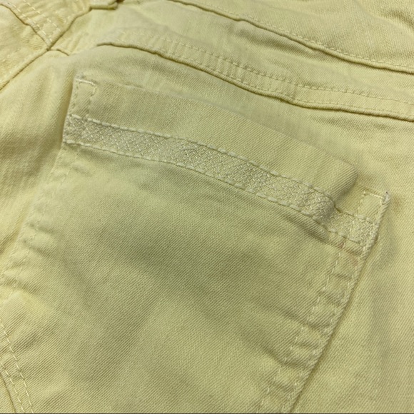 🟢 Free! Gloria Vanderbilt Skimmer Capris Yellow Size 6 - Picture 5 of 11